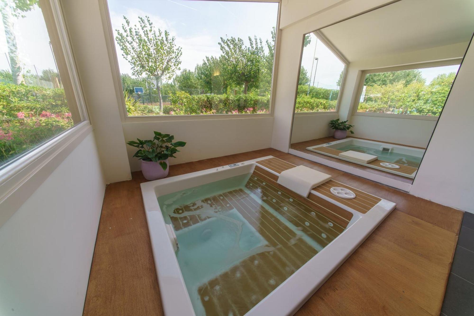 Centro Vacanze Camping Spinnaker Marina Palmense Esterno foto