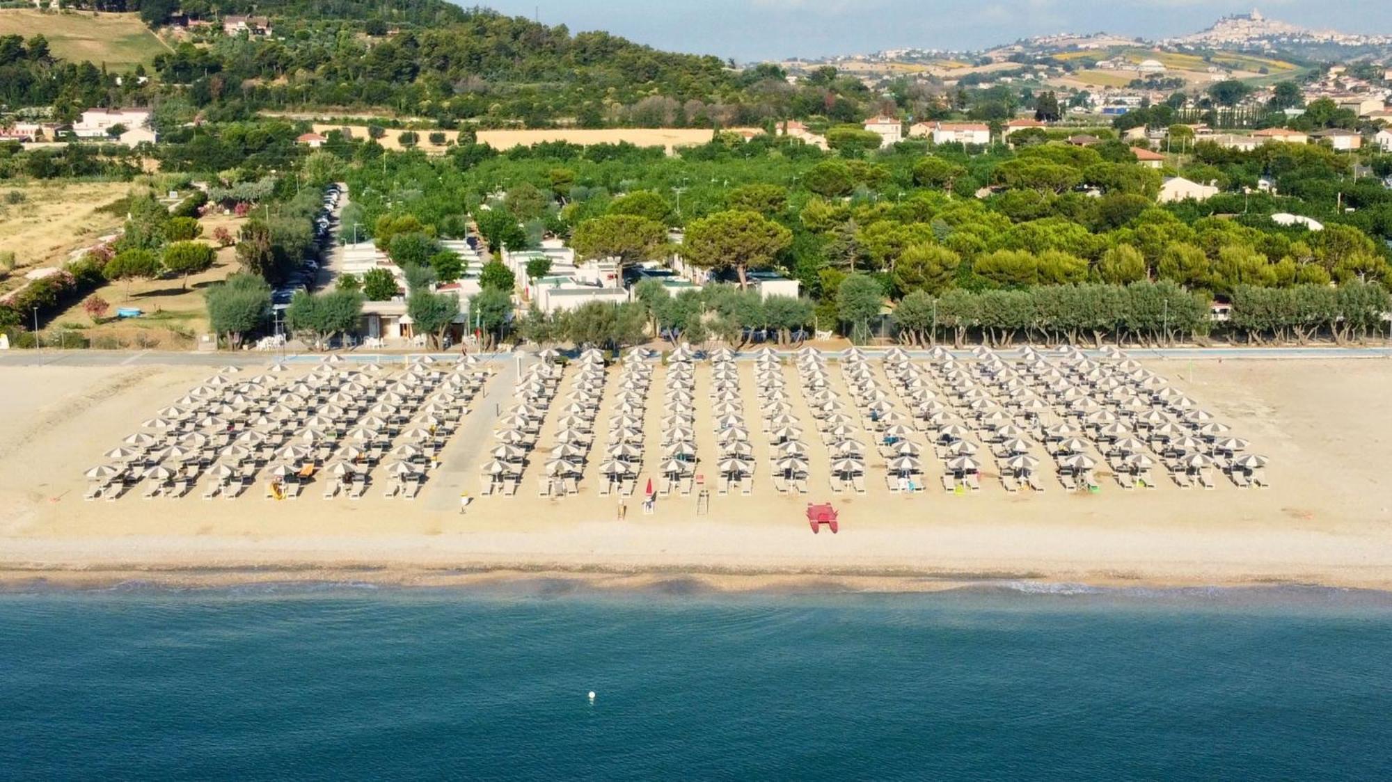 Centro Vacanze Camping Spinnaker Marina Palmense Esterno foto